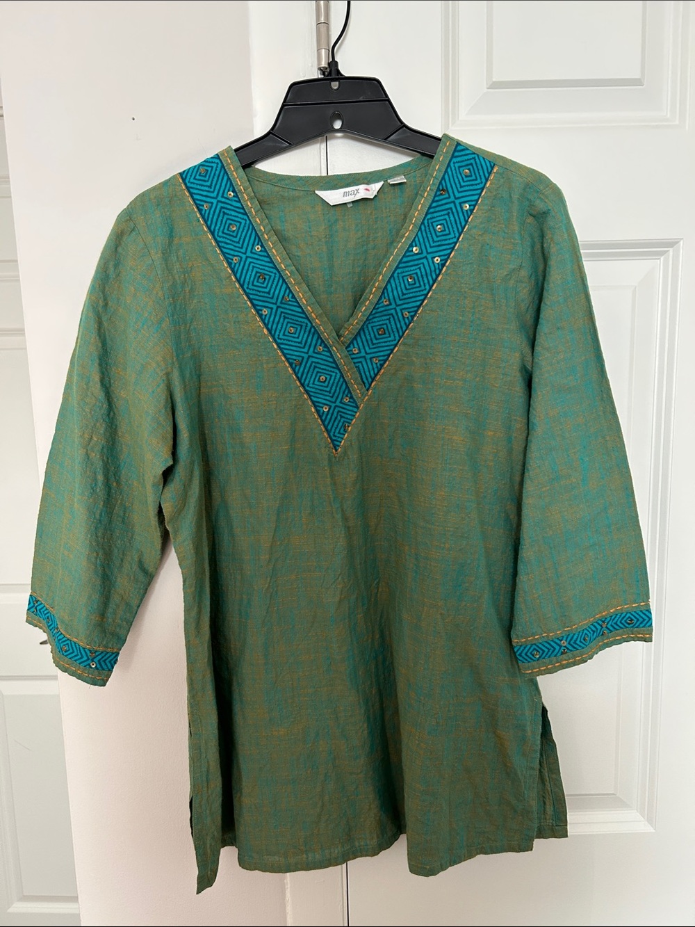 Green V-Neck Tunic with Teal Geometric Trim